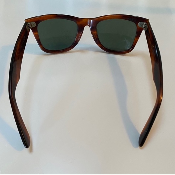 Vintage B&L Bausch & Lomb Ray Ban original WAYFARER tortoise sunglasses - Picture 2 of 4